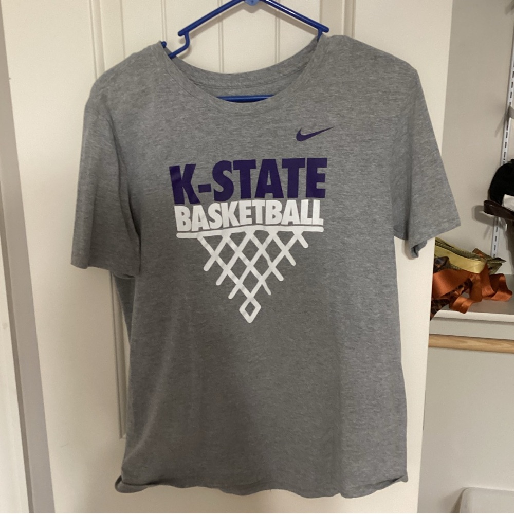 Nike Kansas State Basketball men’s medium tshirt